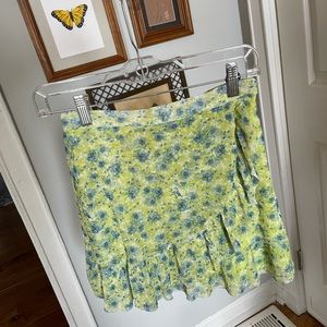 SUPER CUTE RUFFLED FLORAL MINI SKIRT 🌼